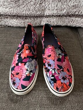 Women’s Keds Floral Slip-On Sneakers - Pink, Purple, Black size 7.5 Summer